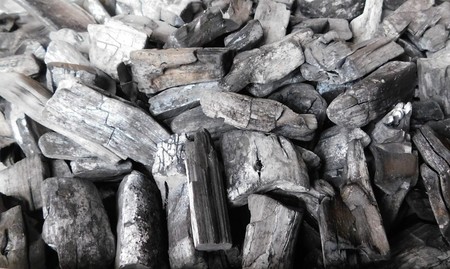 【送料無料 大分県】備長炭 ラオス備長炭割S4-15kg 高品質なマイチュー炭