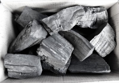 ラオス備長炭 割S6(荒上割) 幅3-6cm2kg 高品質 マイチュー白炭