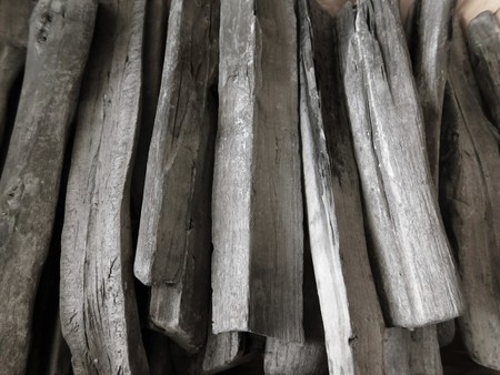 ラオス備長炭 割L4(割) 幅4.5-6cm5kg 高品質 マイチュー白炭