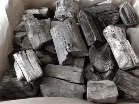 ラオス備長炭 割S6(荒上割)幅3-6cm5kg 高品質 マイチュー白炭